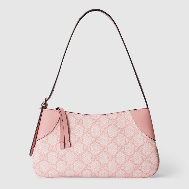 GUCCI的GG Emblem系列，以品牌經典的「GG」Logo搭配極簡線條設計