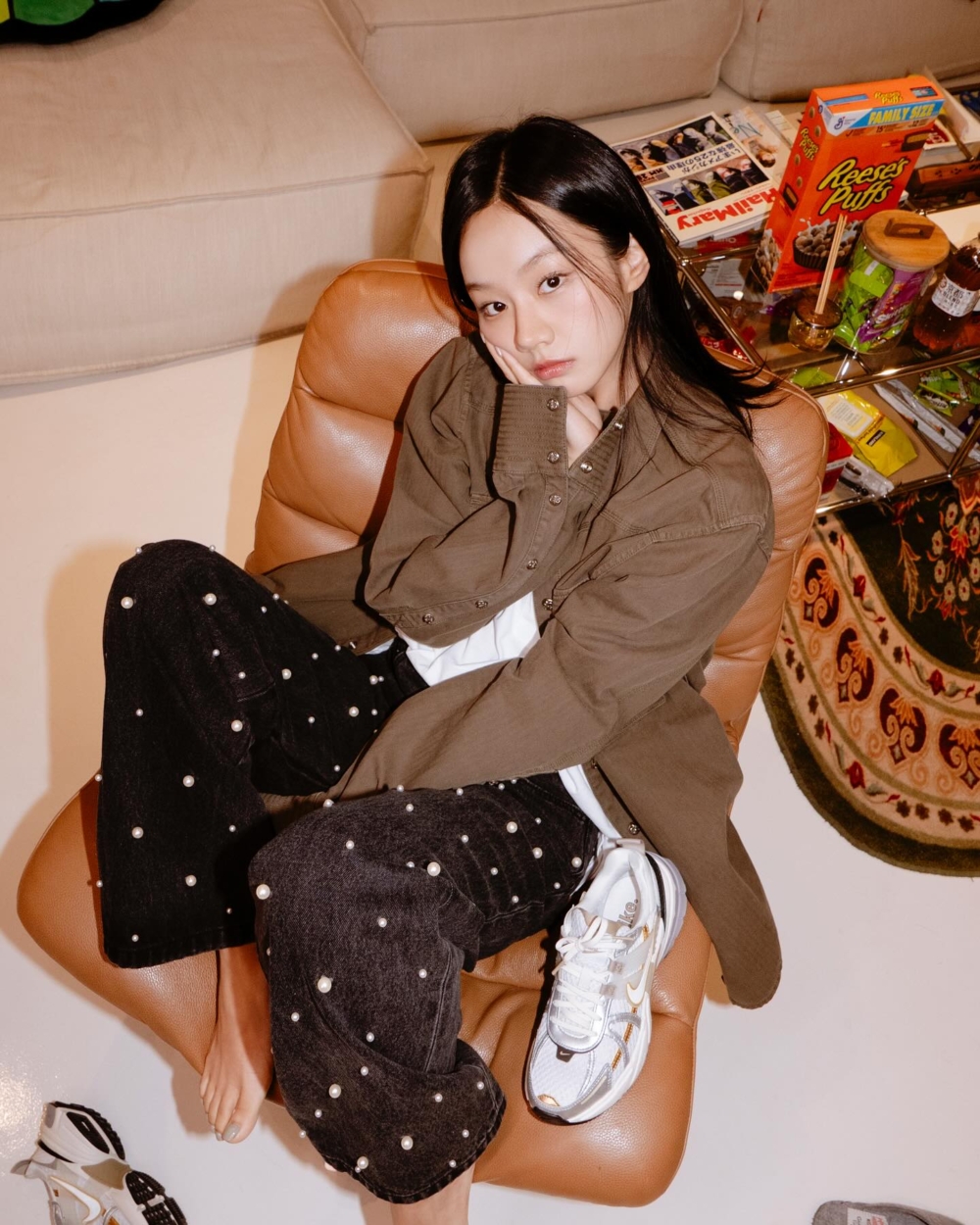 2025代表色「摩卡慕斯Mocha Mousse」穿搭1：相近色搭配