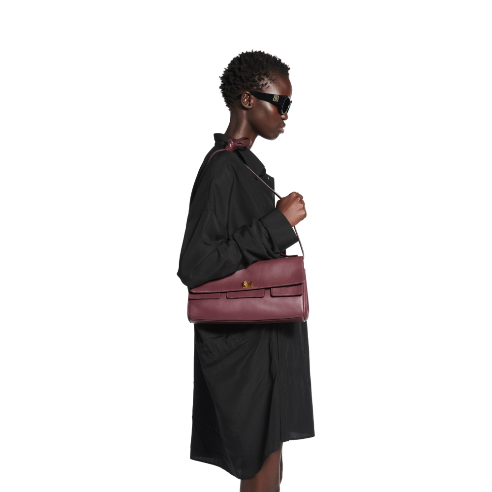 很好融入於服裝造型中。