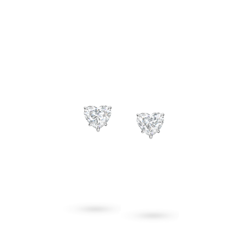 同系列的心形切工鑽石耳環小巧精緻，是Harry Winston Classics系列的代表之作