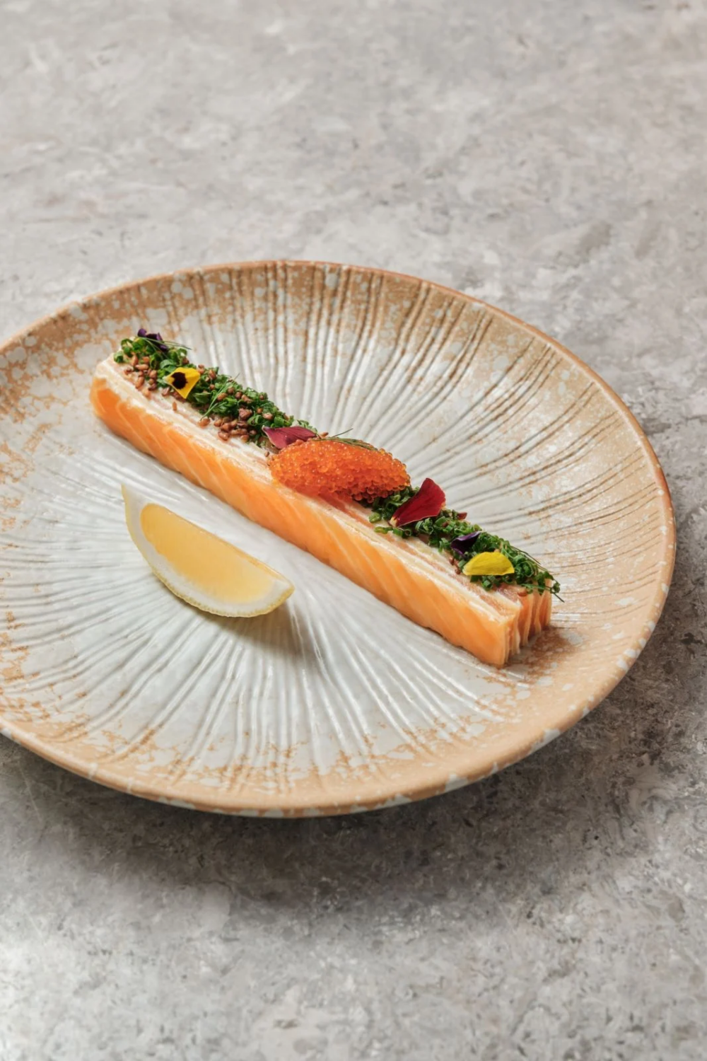 煙燻蘇格蘭鮭魚和蕎麥薄餅。