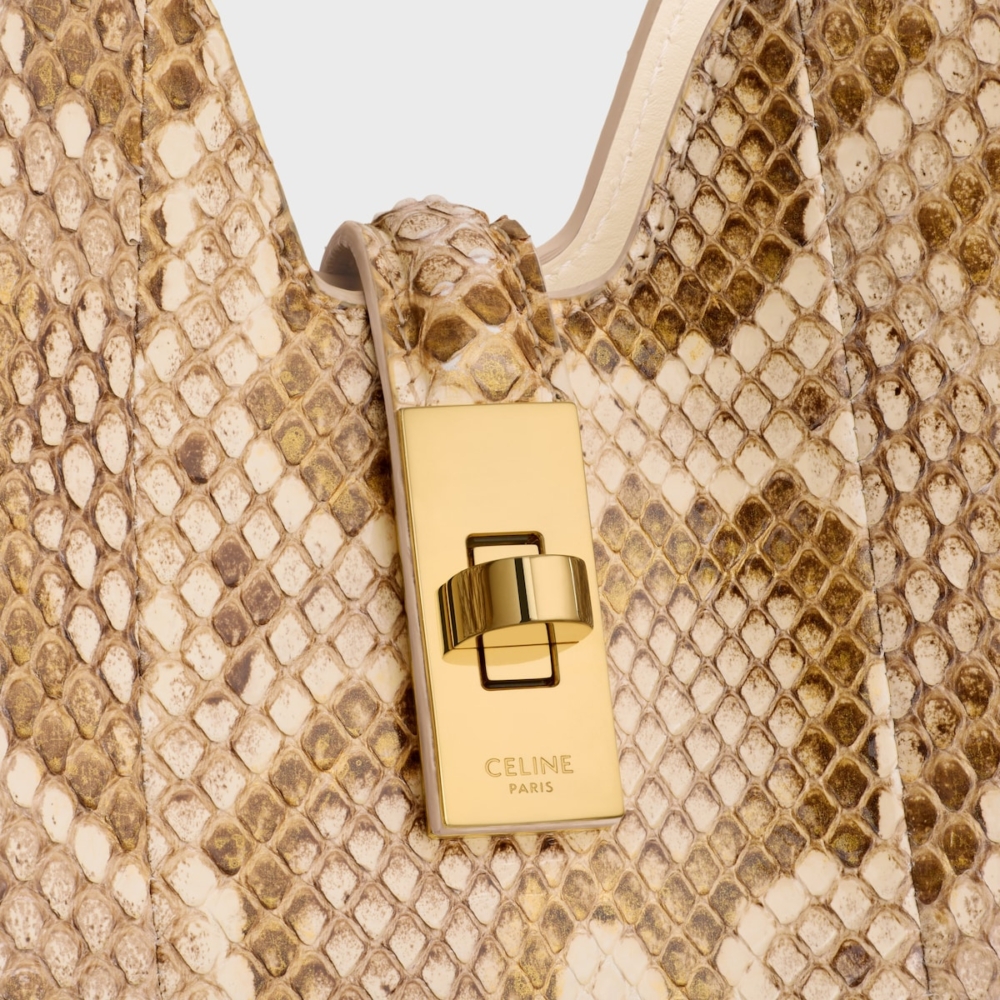 時尚兼具實用性的設計。