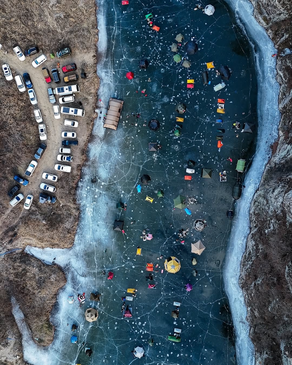 山上戶外露營的場景轉化到冰上，格外有趣的體驗。