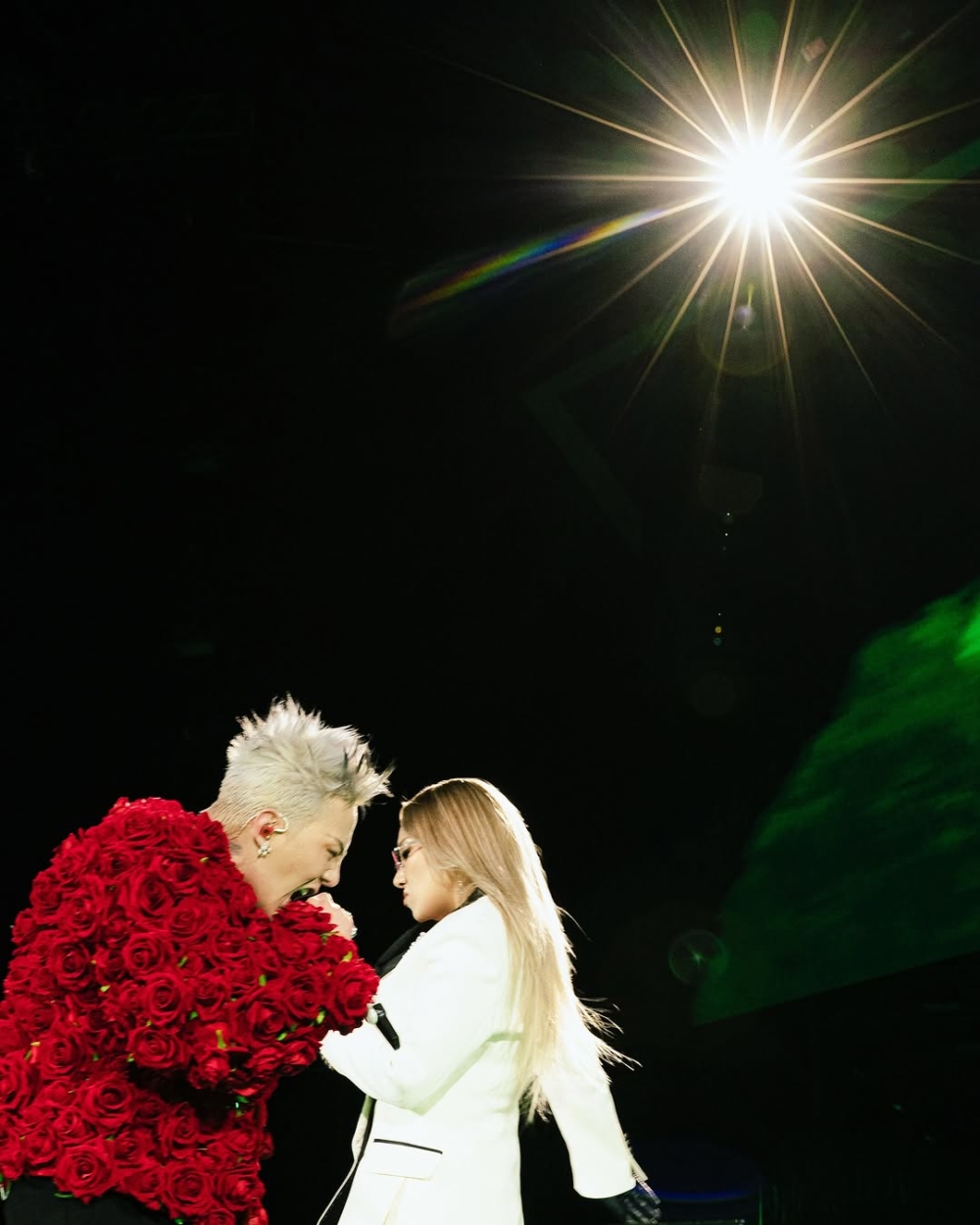 GD的好友、2NE1成員CL驚喜現身