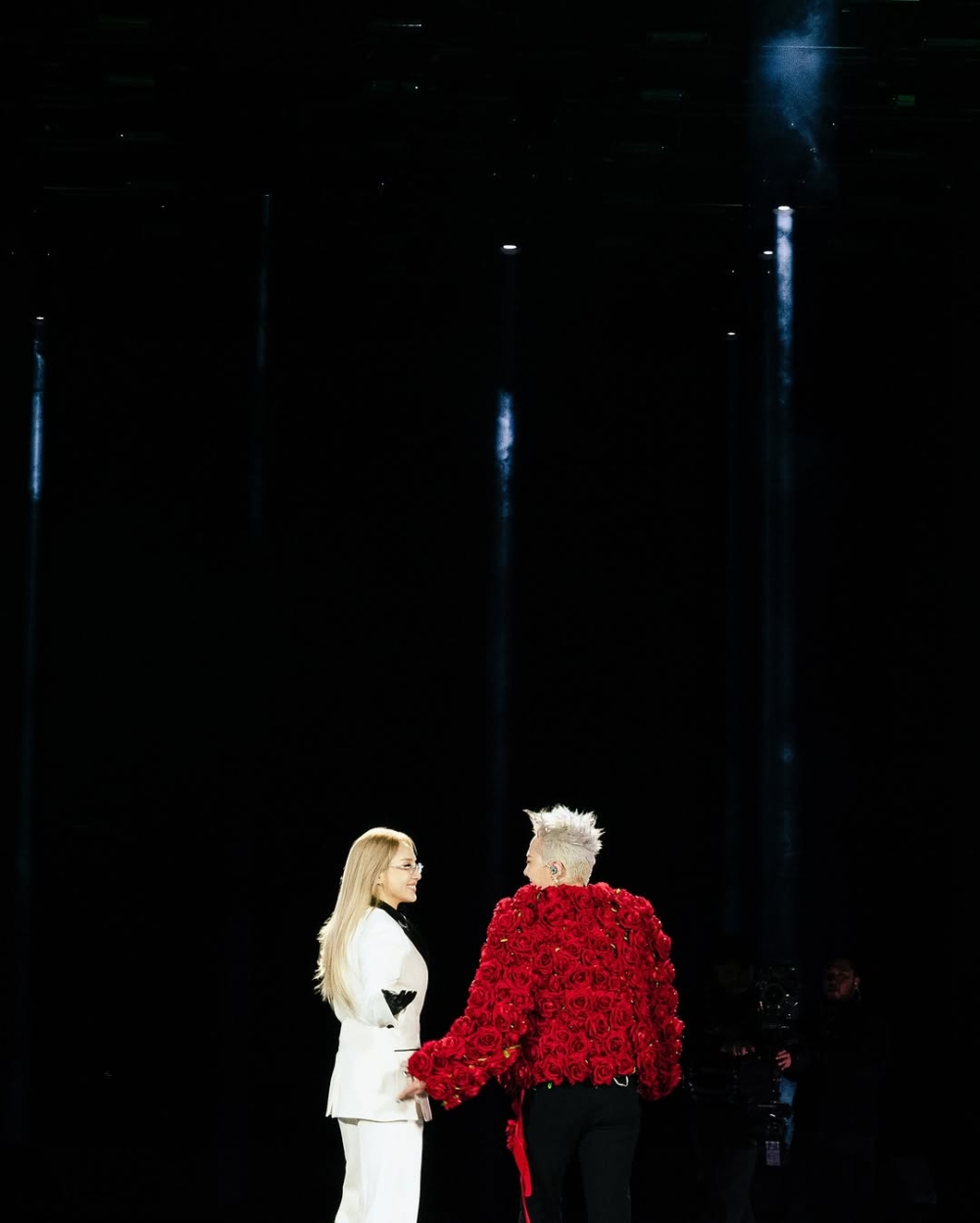 瞬間讓人回憶起2017年兩人合作經典舞台〈The Leaders〉的輝煌時刻