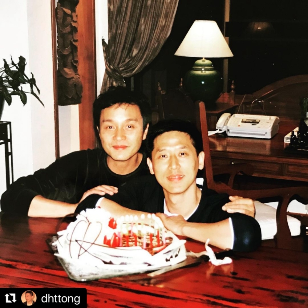 私人生活中，他與唐鶴德（Daffy）相伴多年，雖然社會對同性戀的接受度低，但他從不掩飾自己的真實