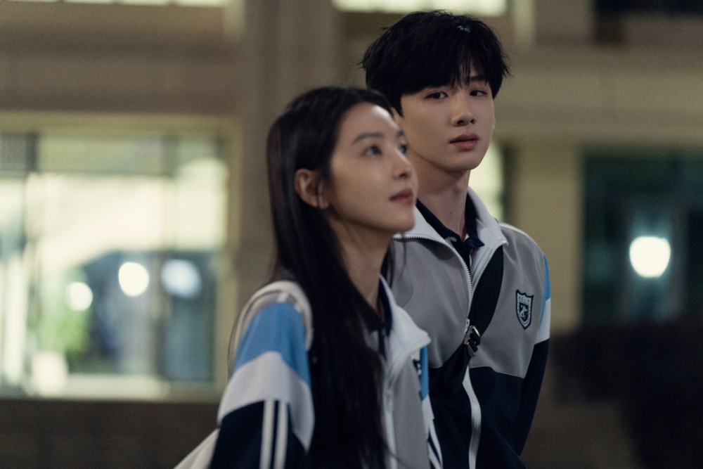 桑延的愛藏在年少的沉默裡,藏在假裝無意的擦肩中