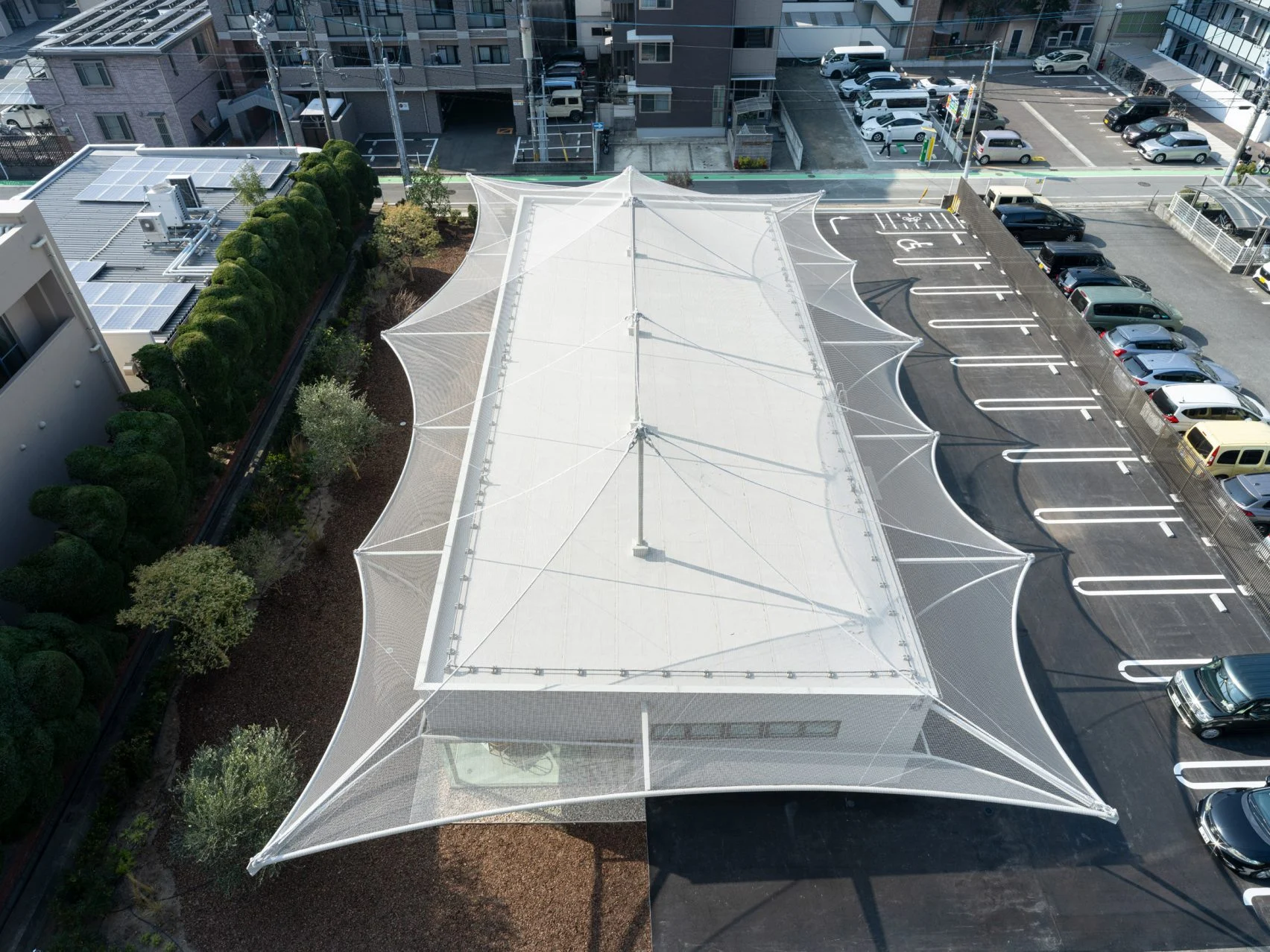 隈研吾打造福岡Cs Somme Café