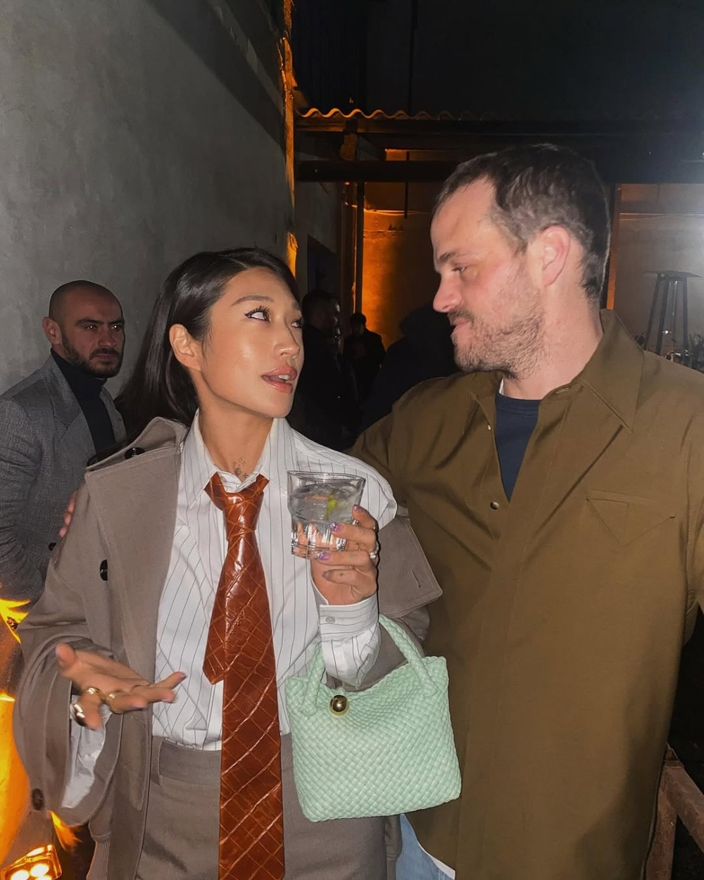 薄荷綠的Mini Tosca則是Peggy看秀時上身的款式