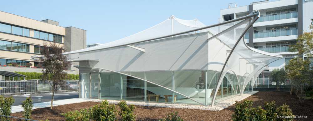 搭配方形網格骨架，帶來現代感的簡潔線條