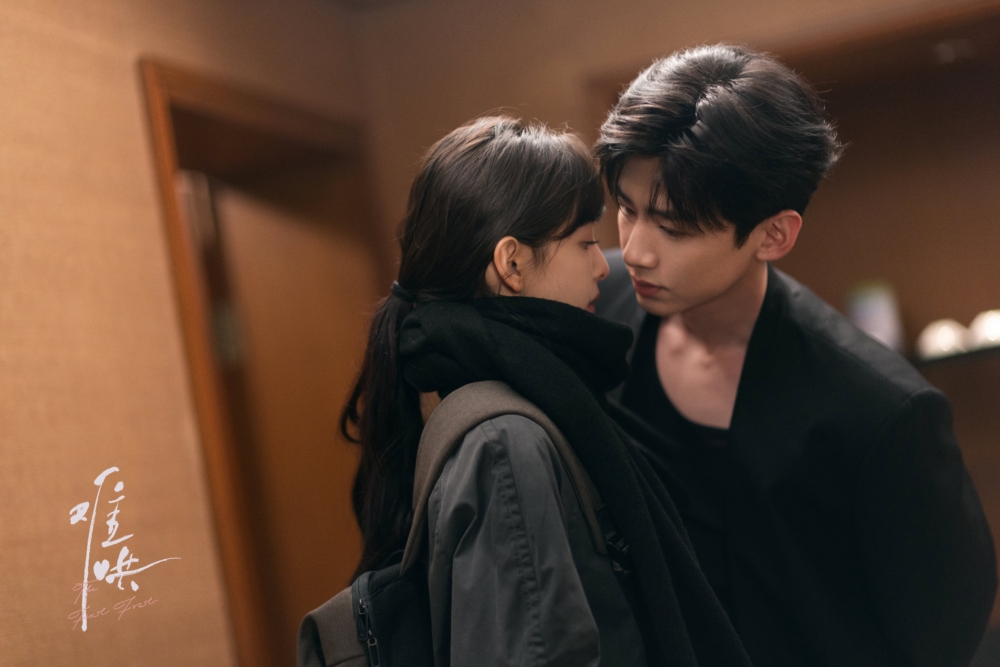 既然沒法愛上任何人,那就窮極這一生,去愛那個死磕一輩子都還是想擁有的人