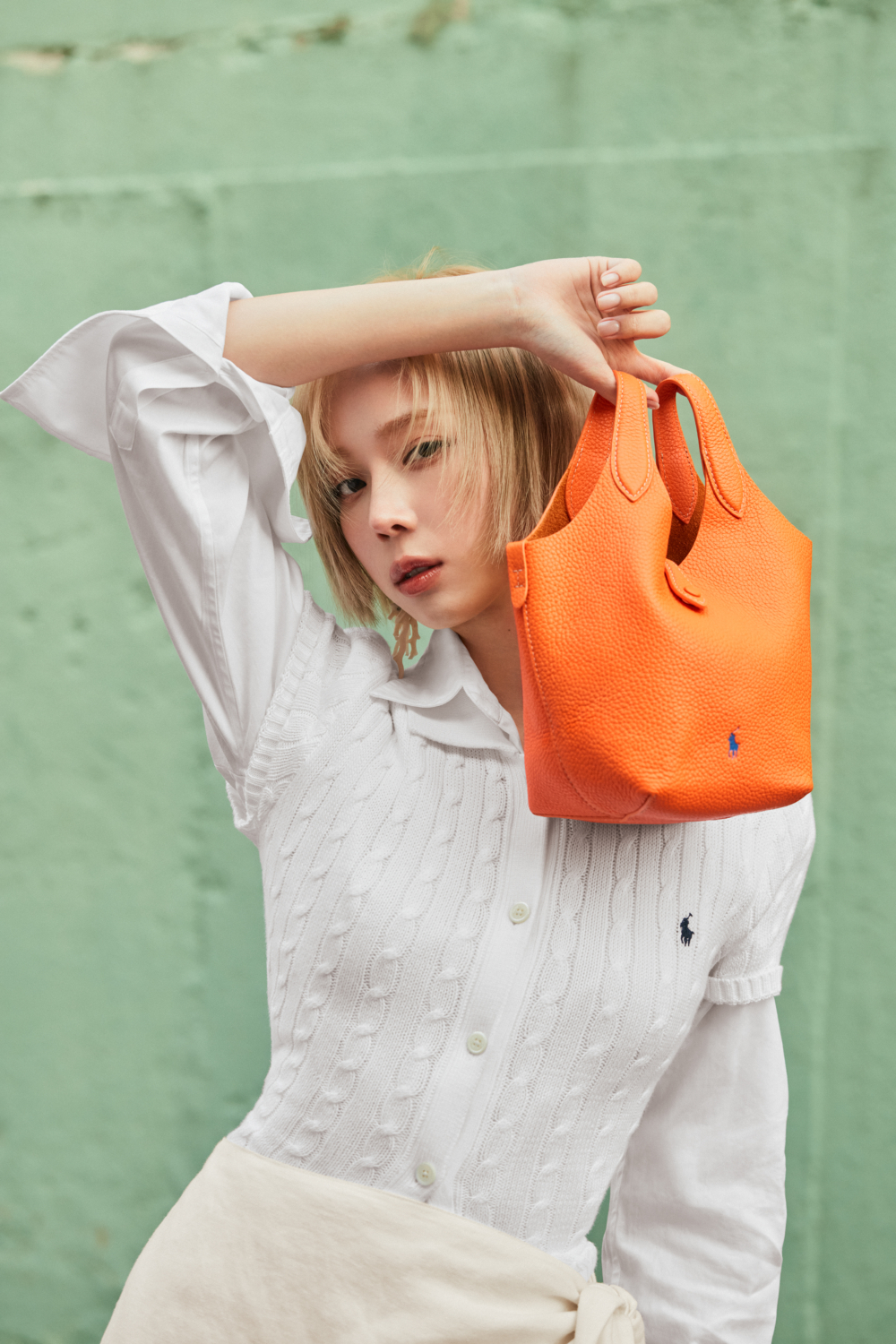 小型的皮革手袋是日常的貼心小幫手