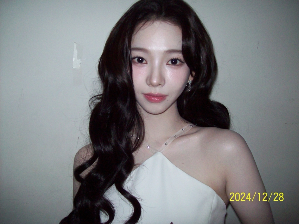 2025韓星「復古浪漫風大波浪」範本：Karina