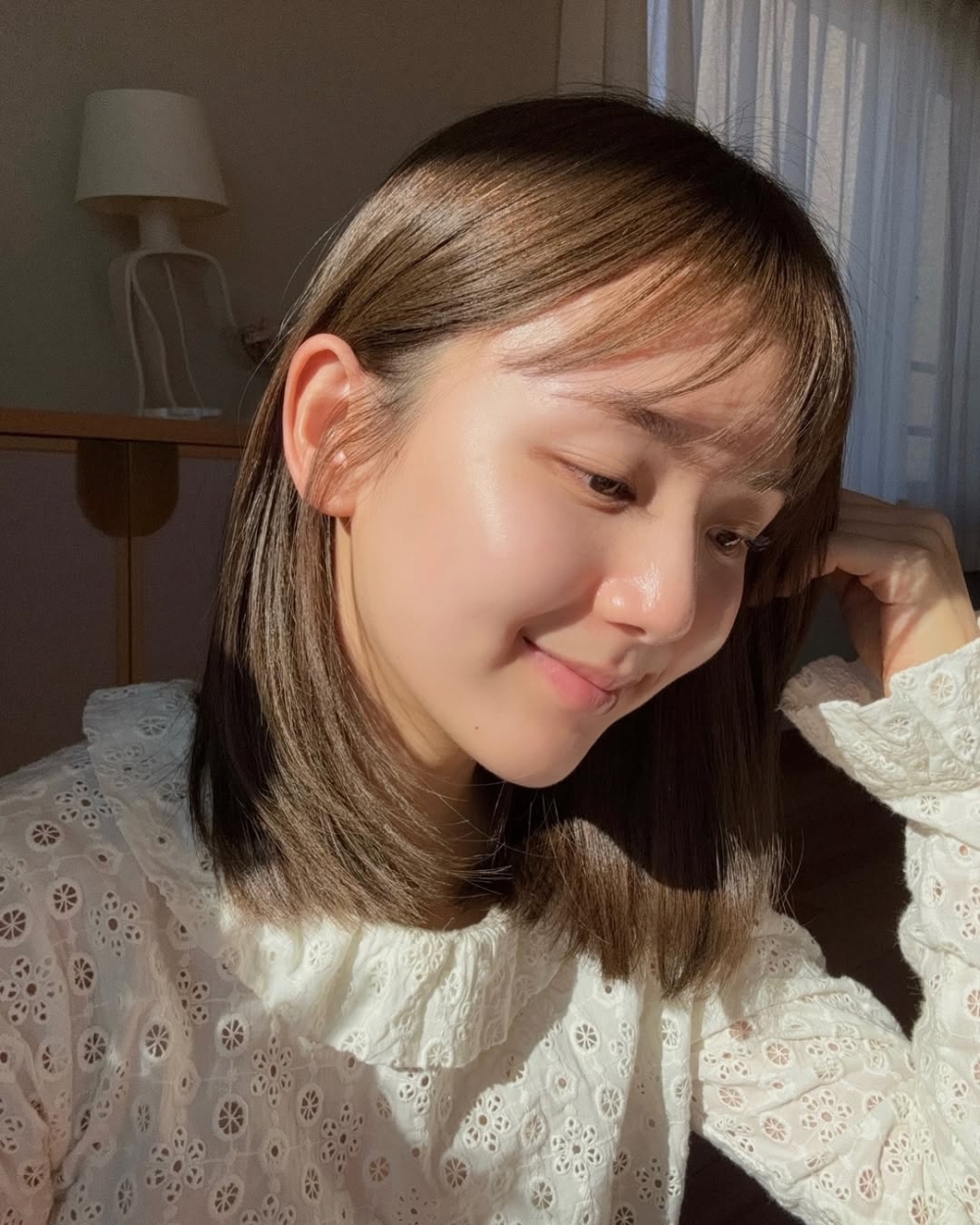 原生肌膚剔透聚光是微光感底妝的關鍵。