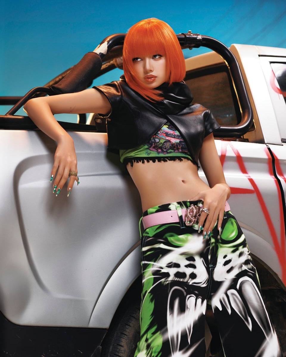 Lisa在新專輯形象照中也多次穿上Fanci Club的單品