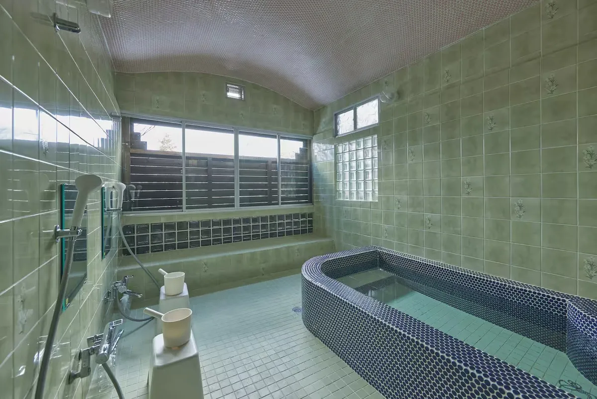 房型皆為共用浴室、廁所