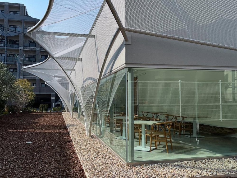 散發溫暖而明亮的氛圍