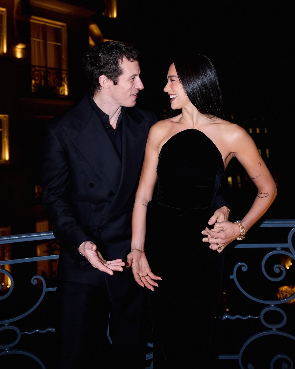 那些私下的平凡瞬間，一起吃飯、散步、聊天，才是最真實的幸福