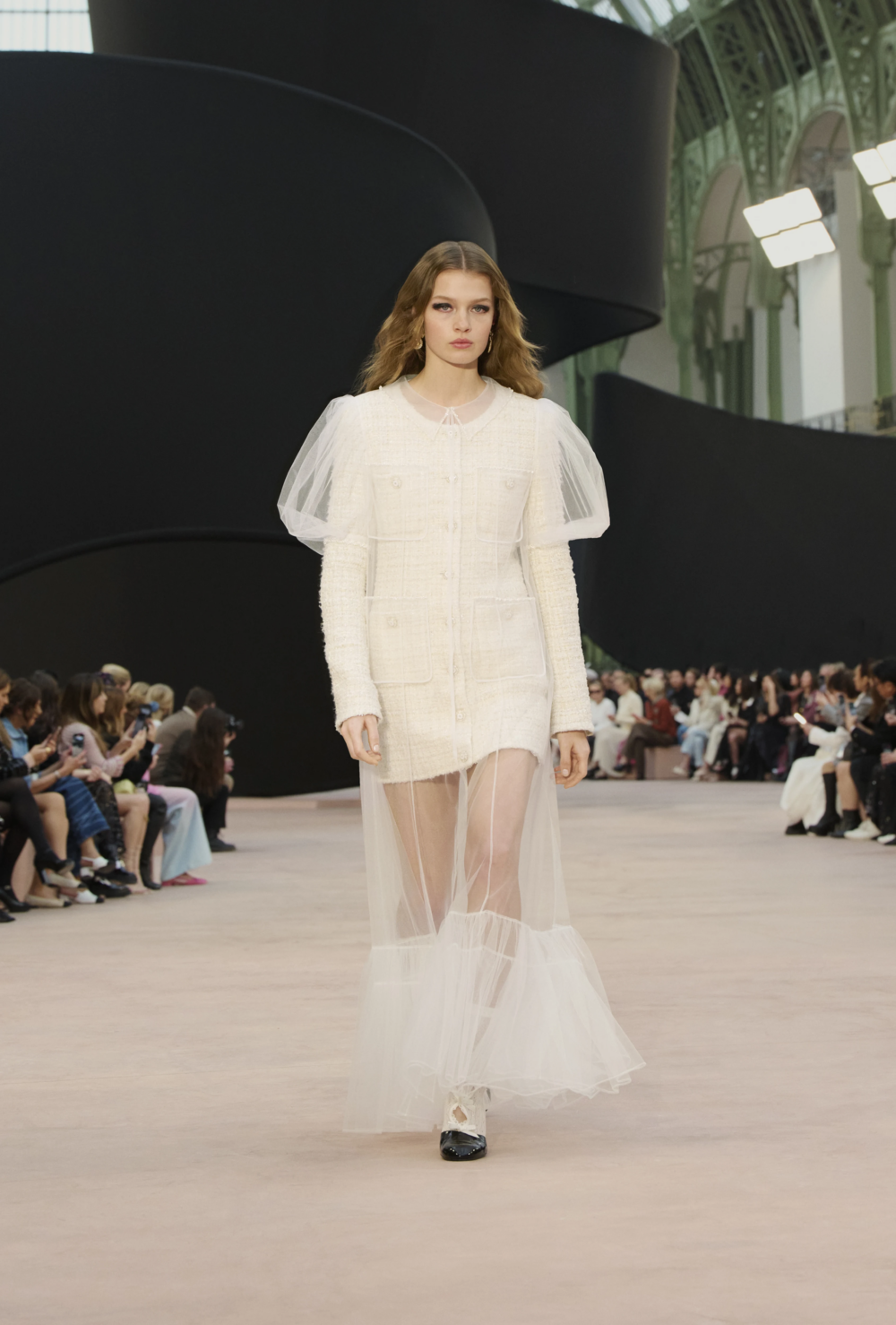 粗花呢搭配薄紗