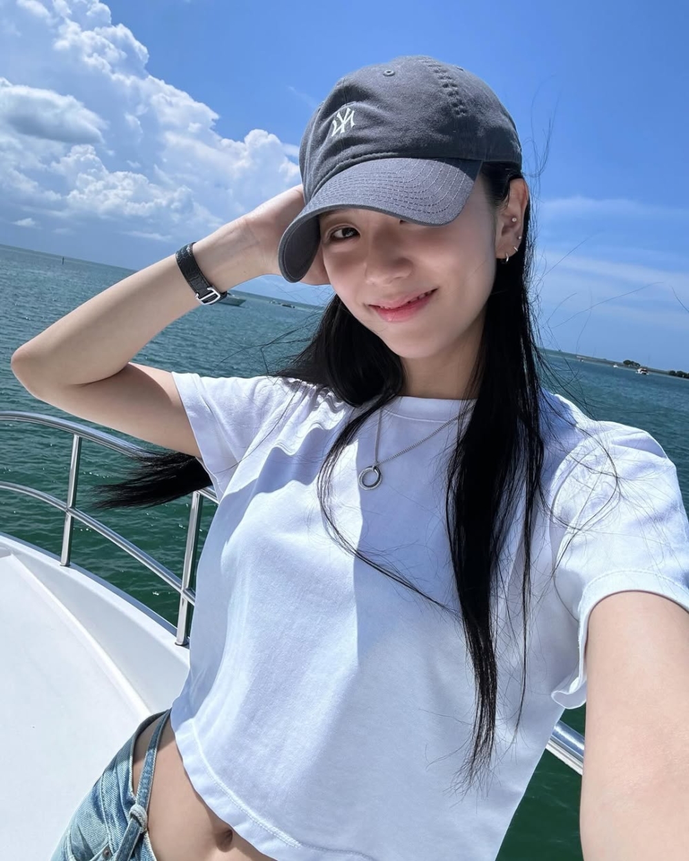 皮膚老化並非一夕之間發生，而是一個長期累積的過程，分為4個階段：潛伏期、發生期、進展期和穩定期。