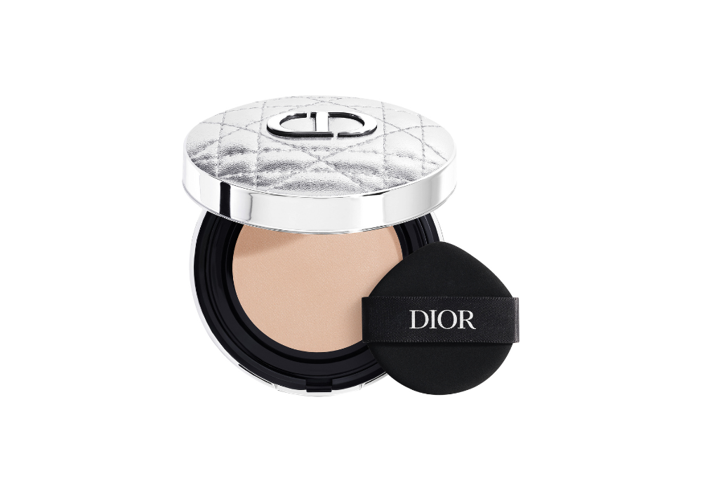 Dior全新恆久貼肌透亮氣墊粉底