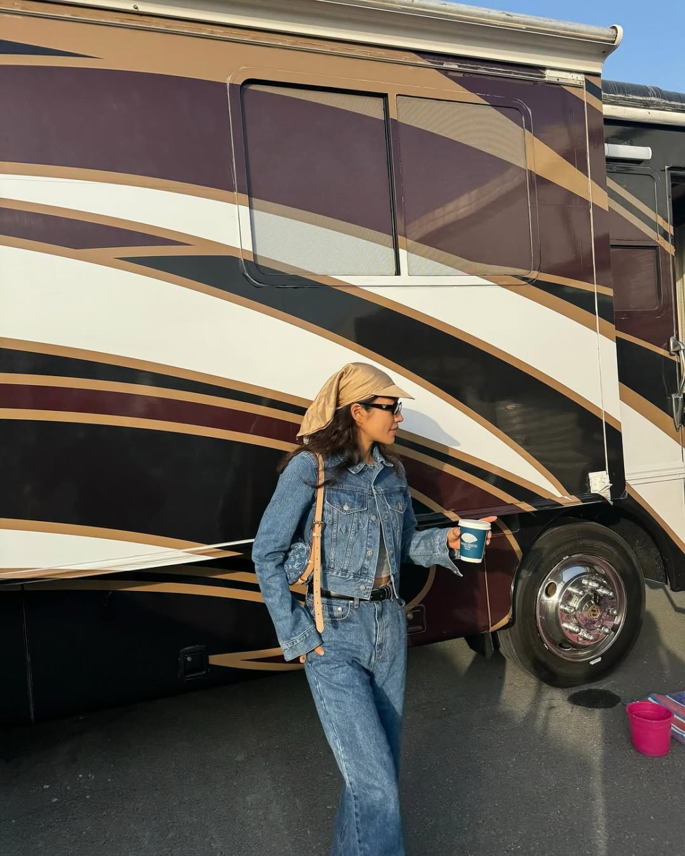 Peggy Gou不僅是電子音樂界的頂尖人物，更是時尚圈的寵兒