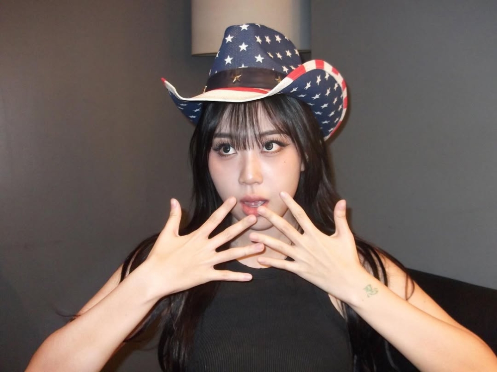 她以真摯的笑容和爽朗的嗓音陪伴觀眾走過無數個溫暖時刻