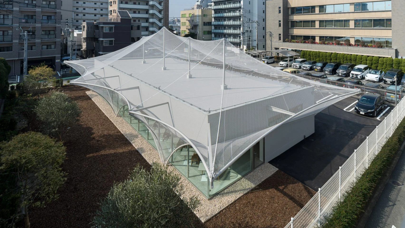 隈研吾打造福岡Cs Somme Café