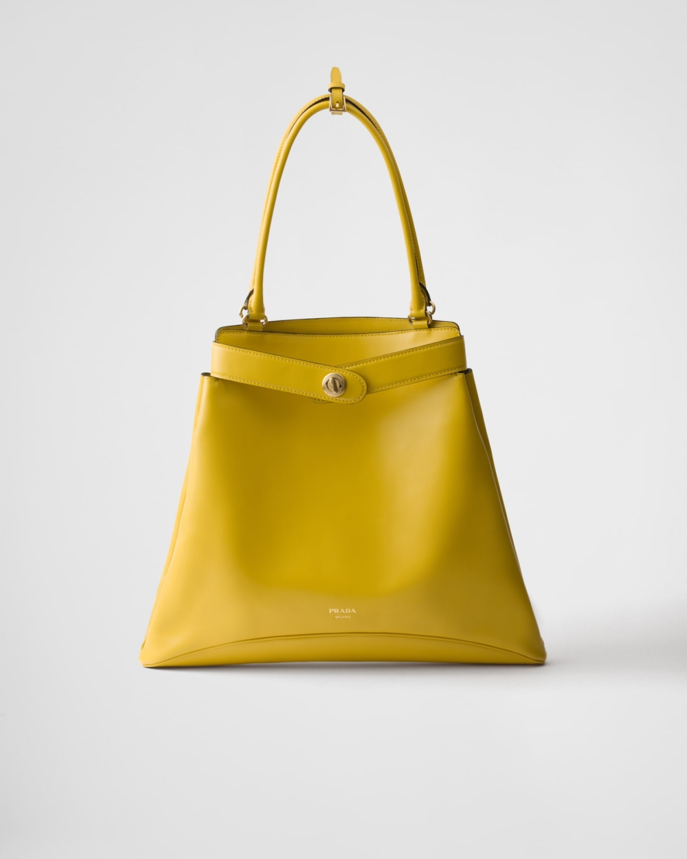 Prada Etude leather bag黃玉色。