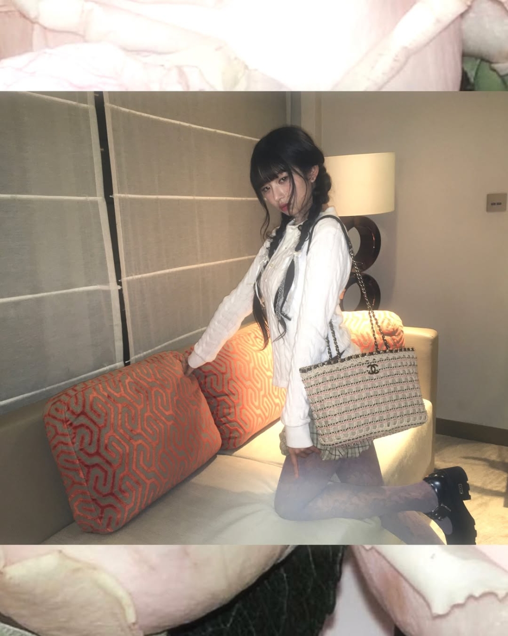 IVE的REI日前在日本的私服穿搭,可謂將甜美與個性完美融合