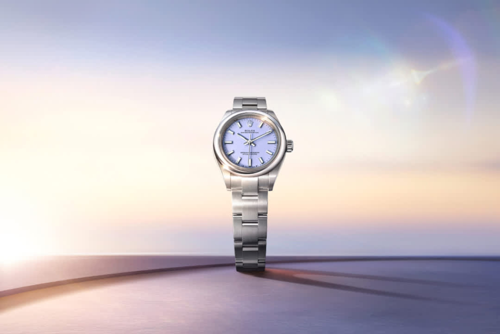 Oyster Perpetual 28 腕錶搭配薰衣草紫錶面