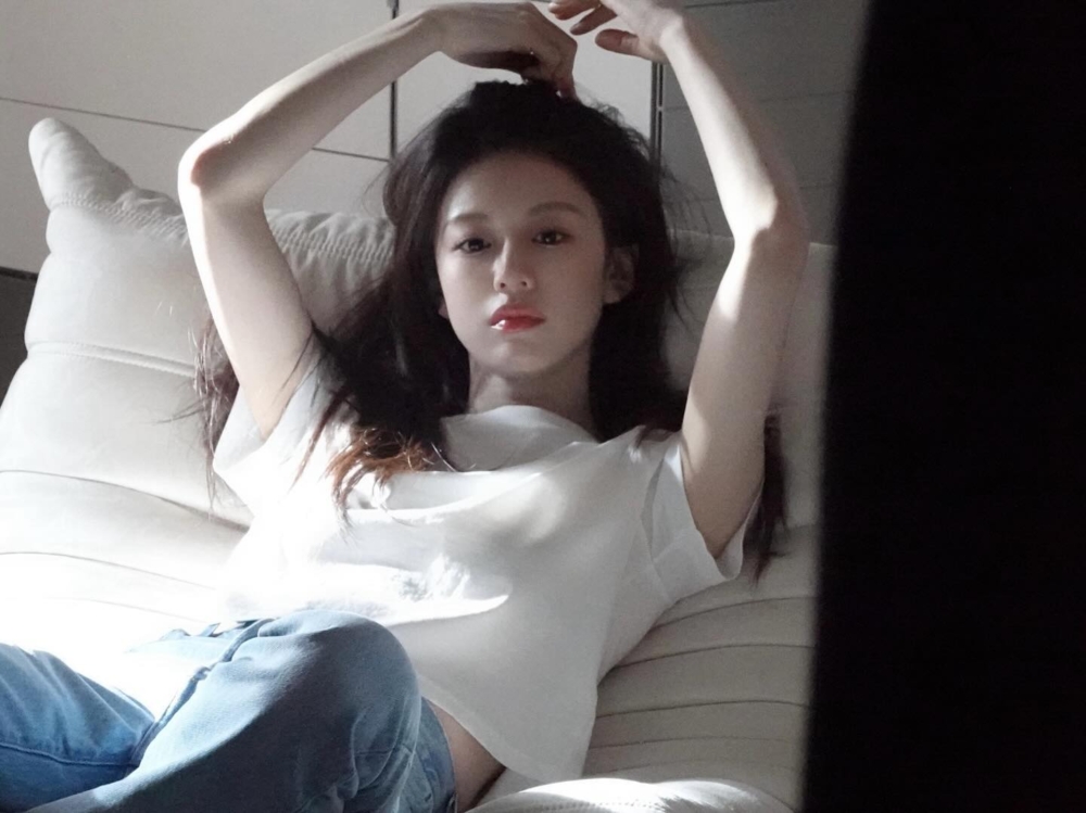 簡單的白T加上牛仔褲就很好看