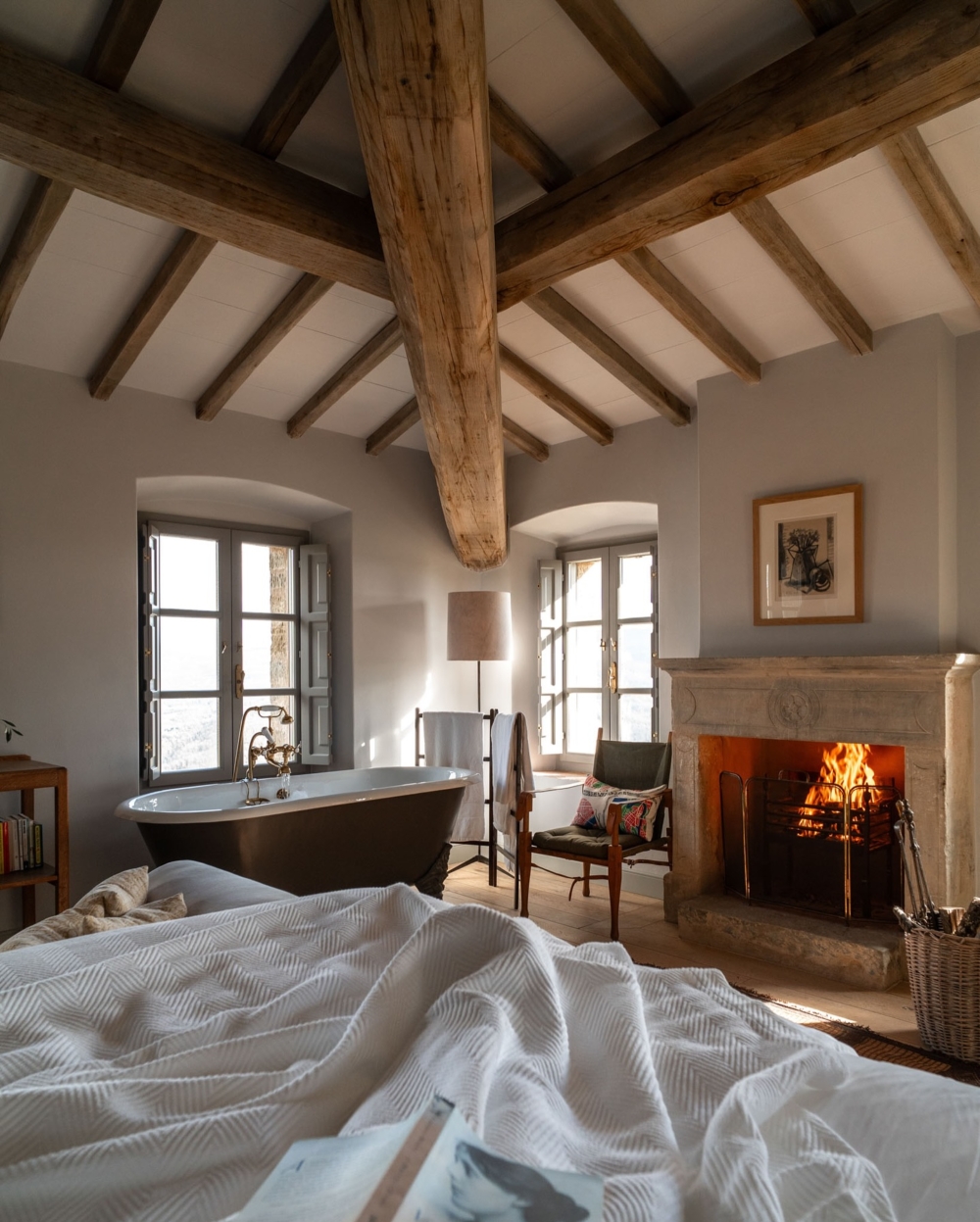 彷彿能感受到歷史的沉重與時間流轉的迷人節奏