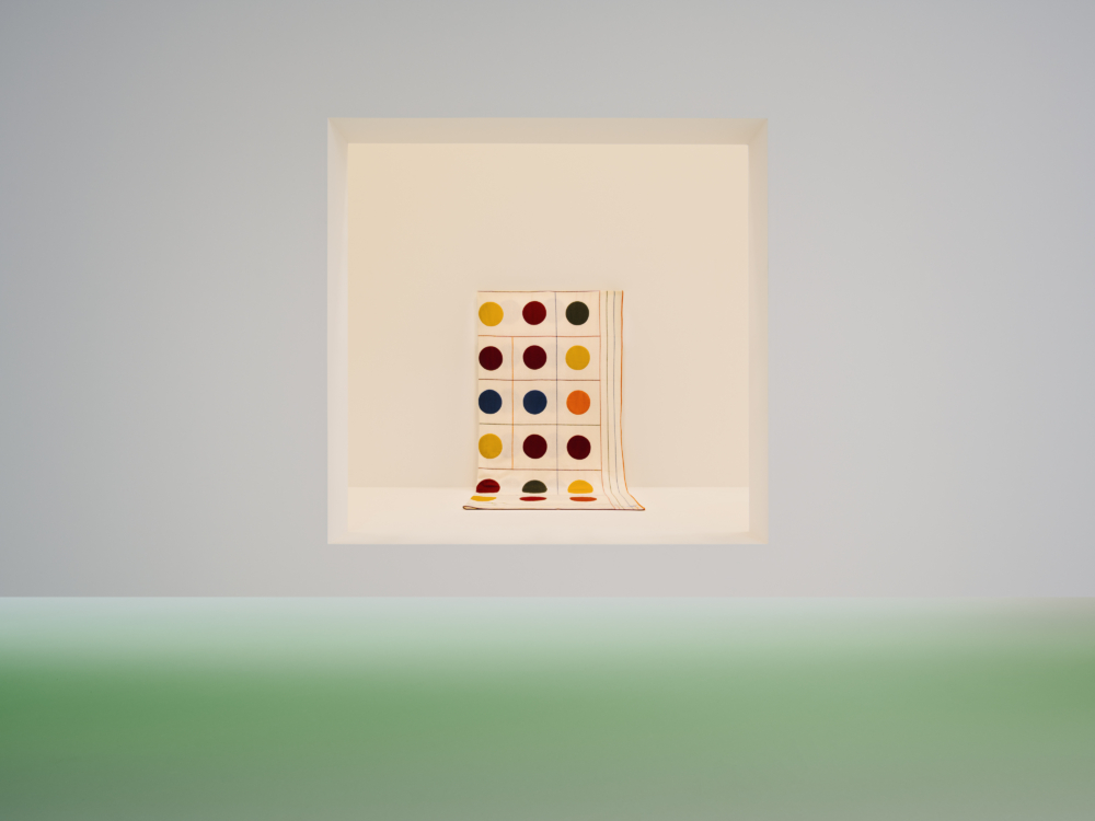 藝術家 Amer Musa 設計的 Points et Plans 大型薄毯令人憶起國際跳棋等兒時遊戲