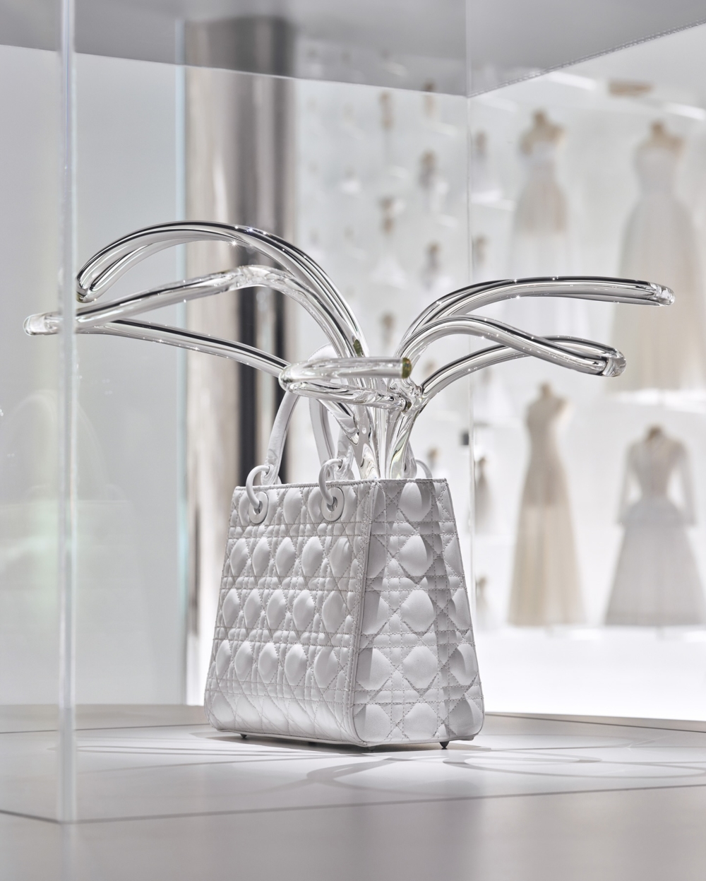 Dior的展覽空間由法國布景大師Nathalie Crinière操刀