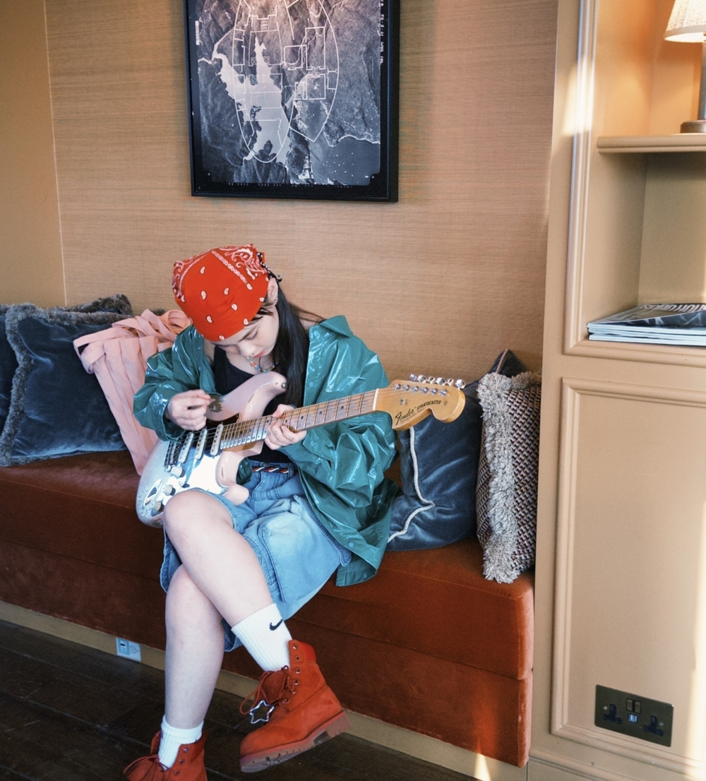 小房間裡的大夢想，吉他自學之路