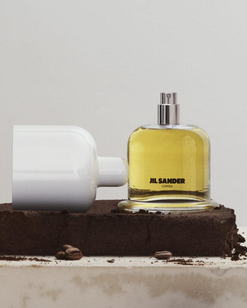 Coffea：​花香琥珀調，咖啡豆、鳶尾根與秘魯香脂交織，營造溫暖靜謐的氛圍。