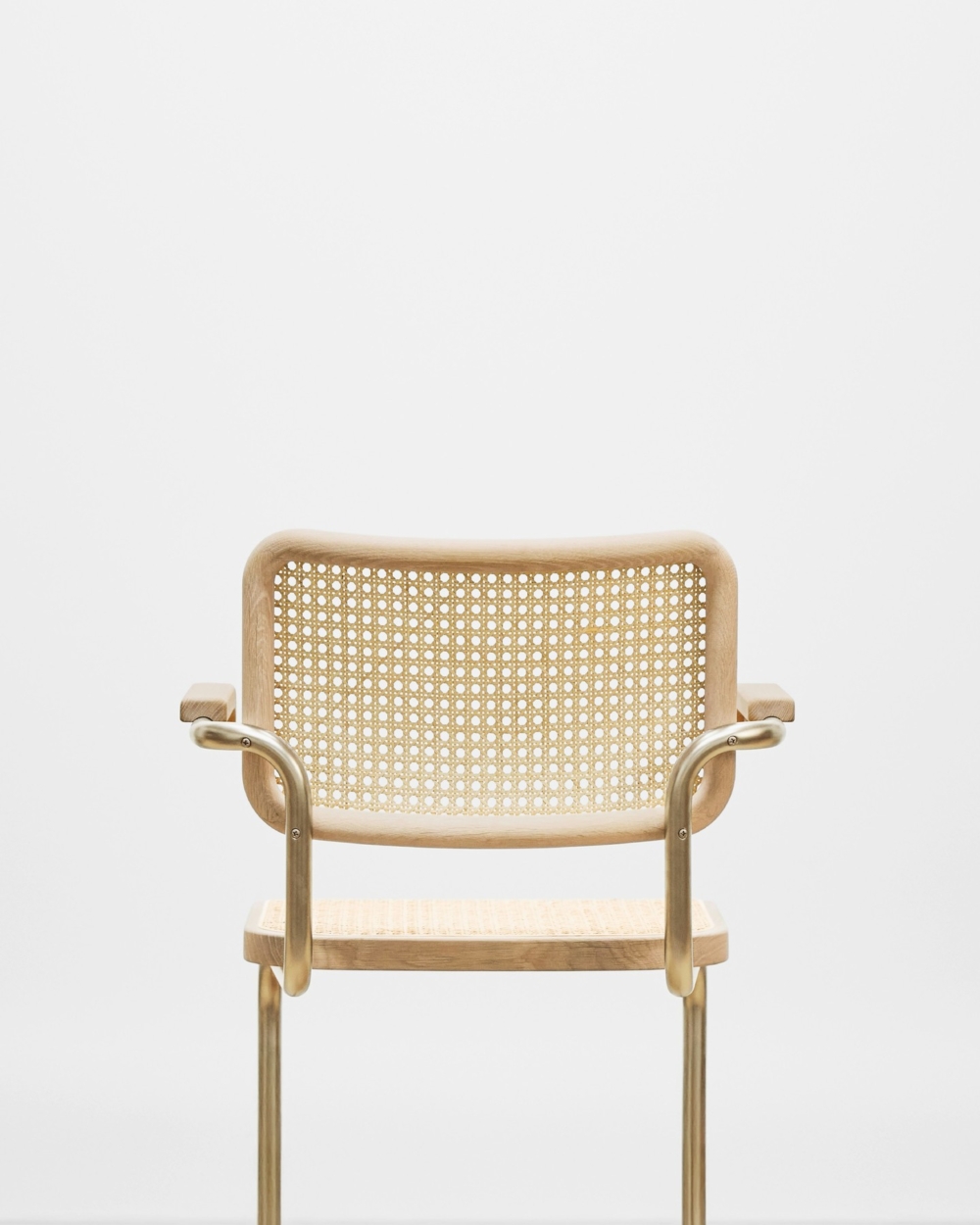 Jil Sander在米蘭設計週推出了 JS Thonet 系列