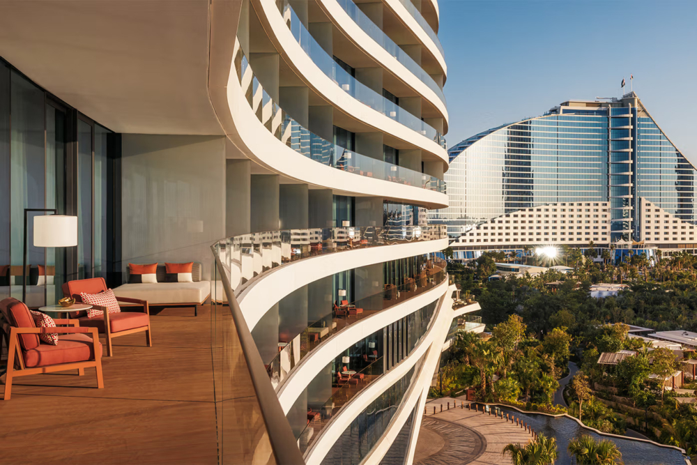 每間客房均配備超過 22 平方米的寬敞露台