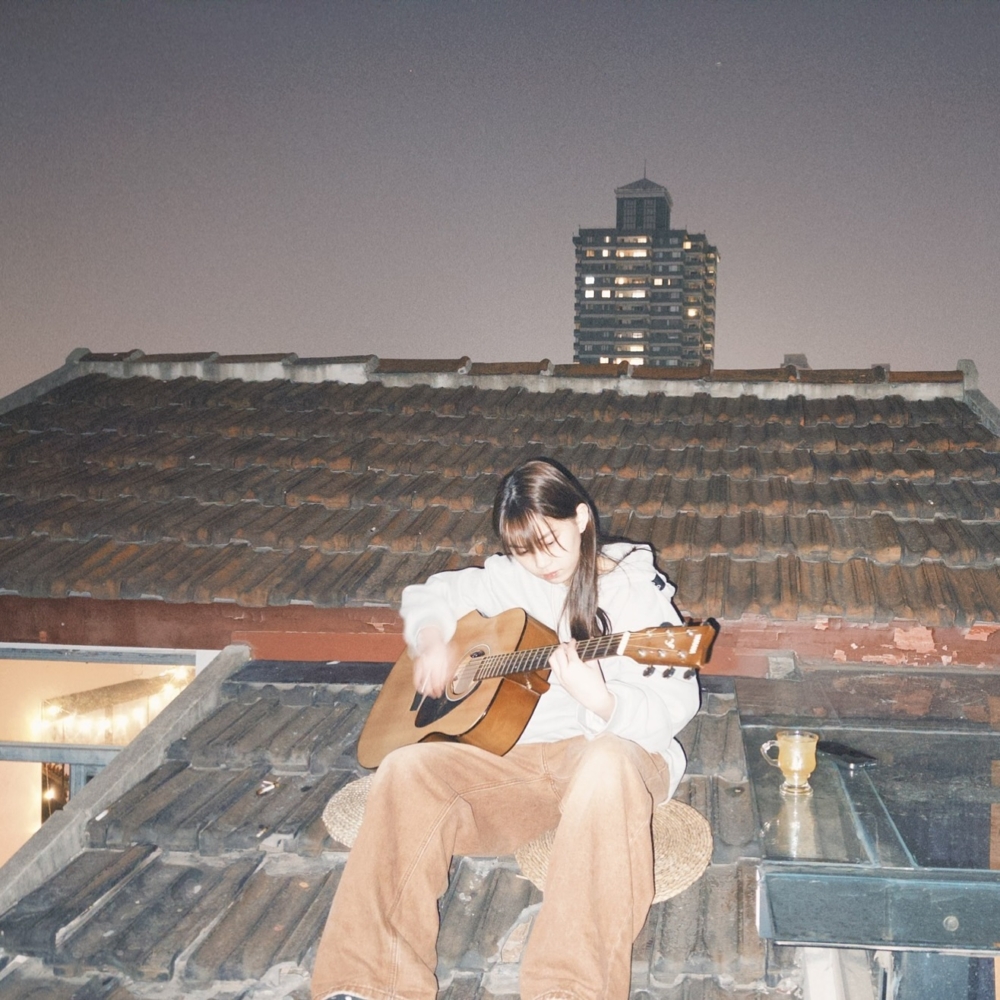 Dale從鋼琴少女到搖滾吉他手