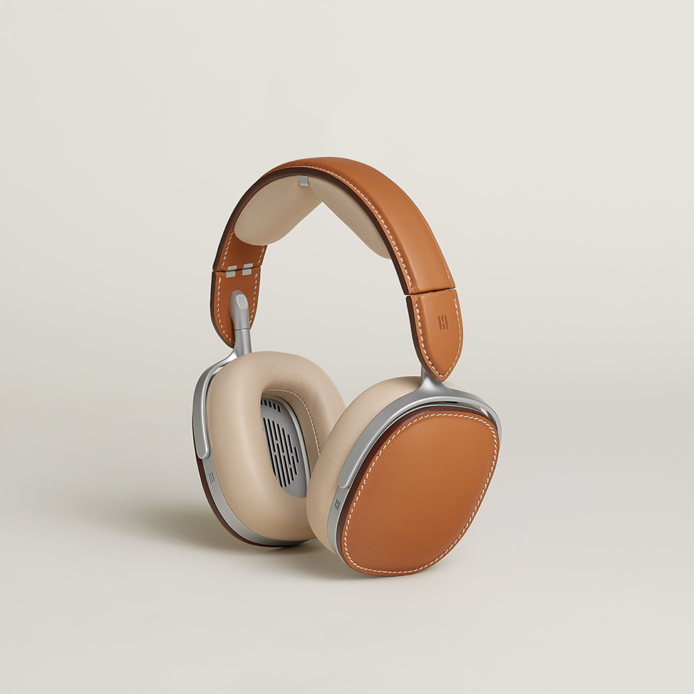 這款頭戴式耳機在設計上處處流露出Hermès的經典美學與精湛工藝