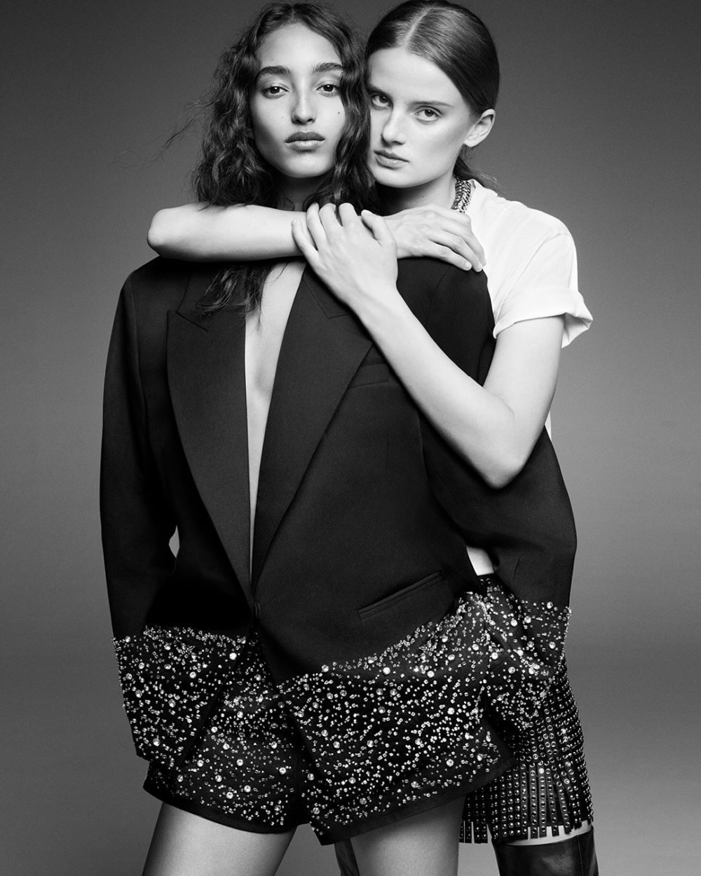 AI能夠分析海量的時尚數據，預測流行趨勢