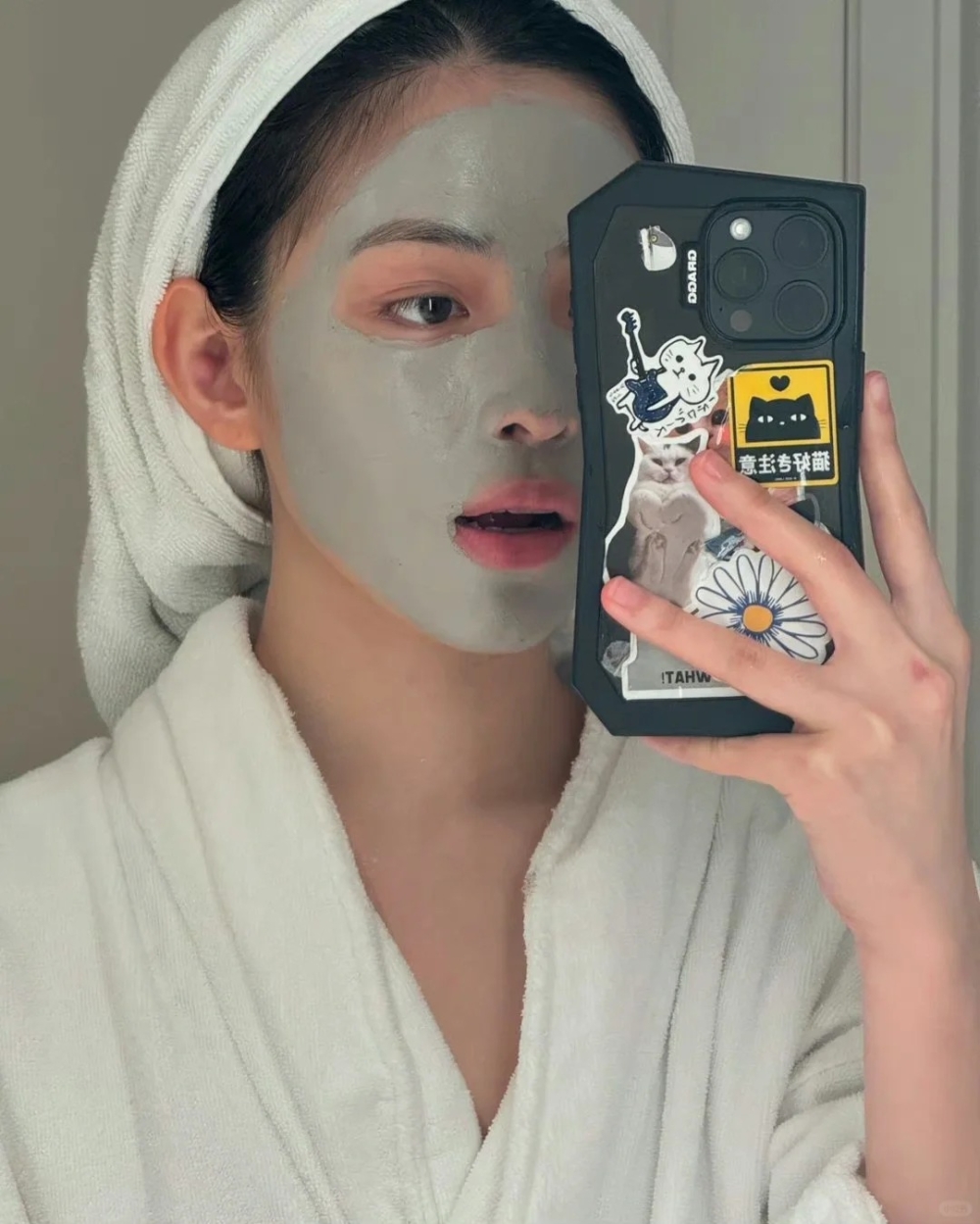 對抗痘痘肌是持久戰,即使是抗痘面膜耶不建議每天使用