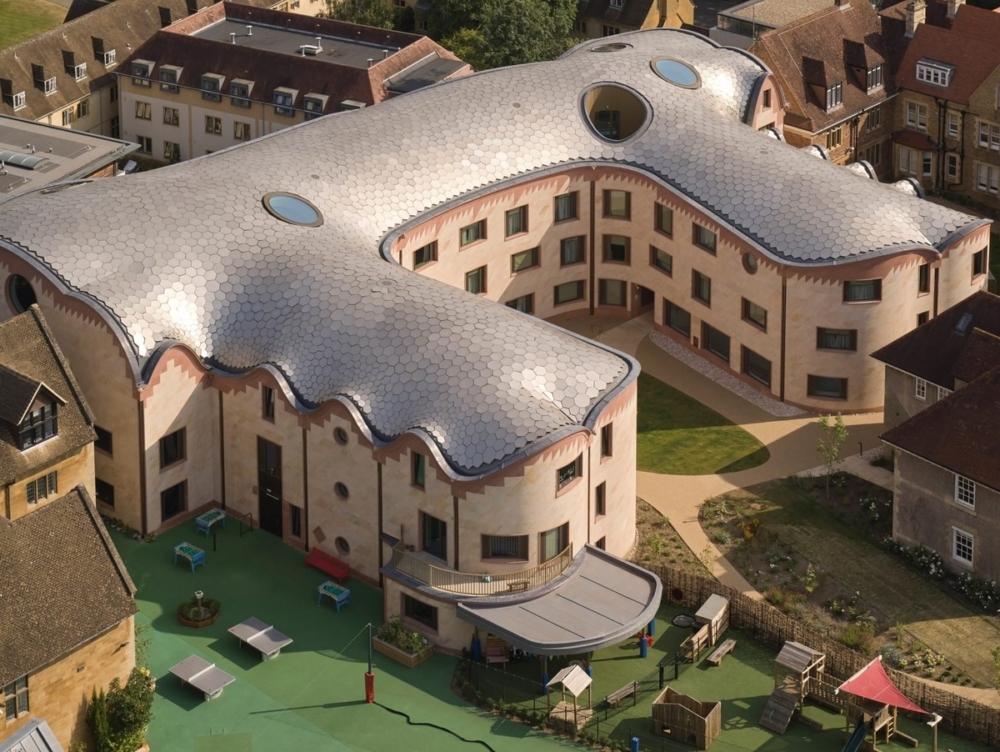 牛津大學新學院(New College)完成了「Gradel Quadrangles」擴建計畫。