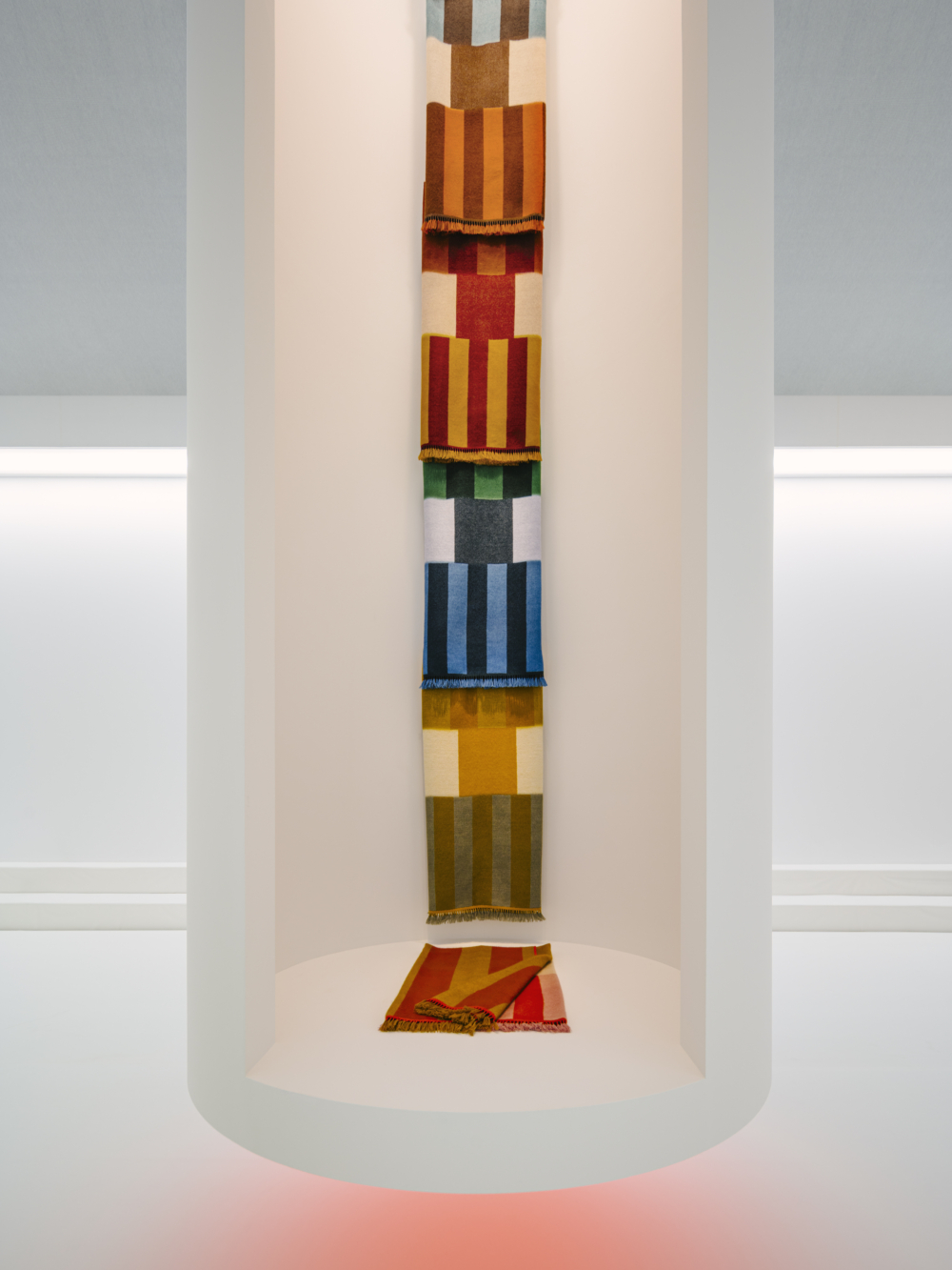 Hermès家居系列全新薄毯與毛毯SUMMER DYE