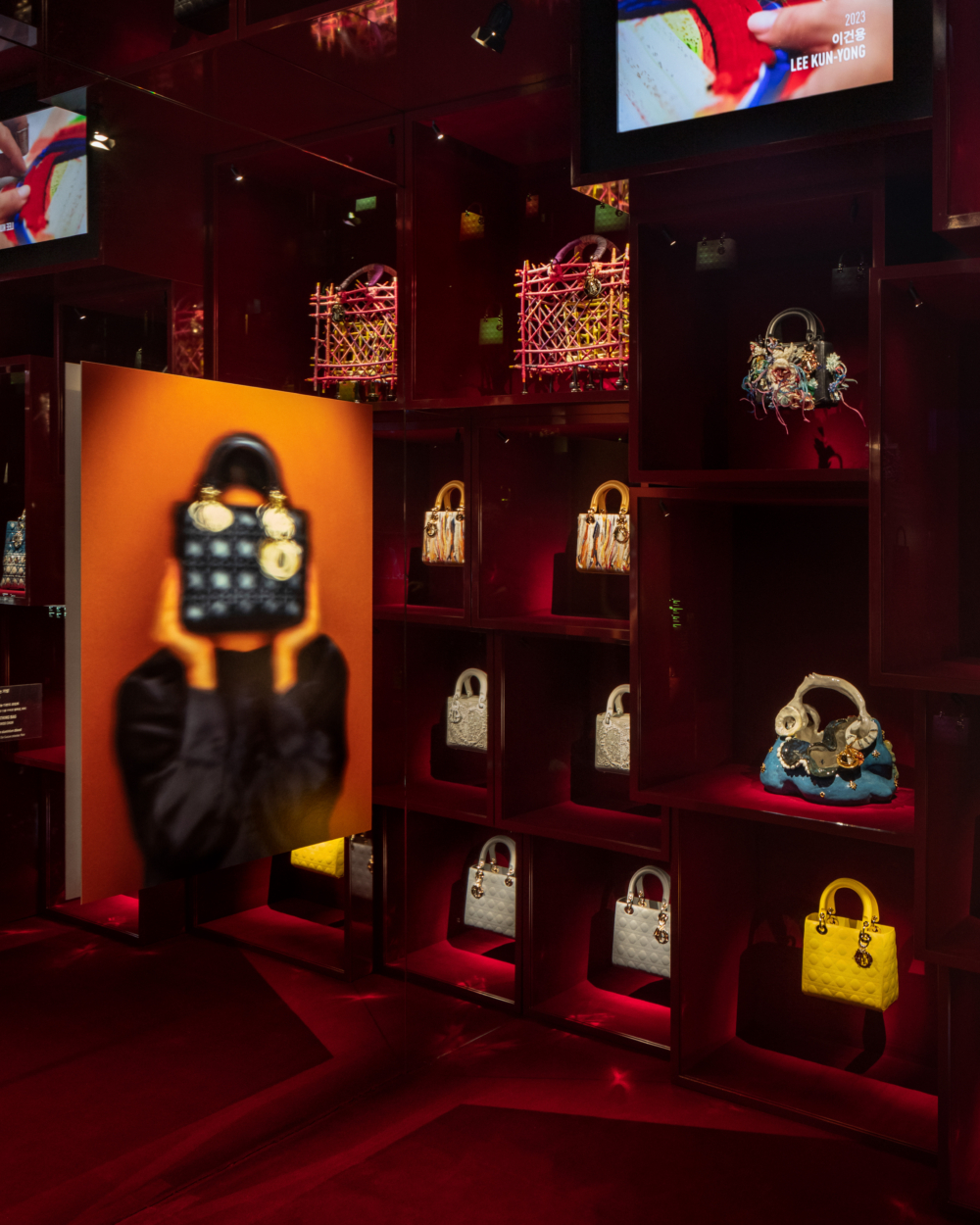 Lady Dior綻放韓國當代藝術