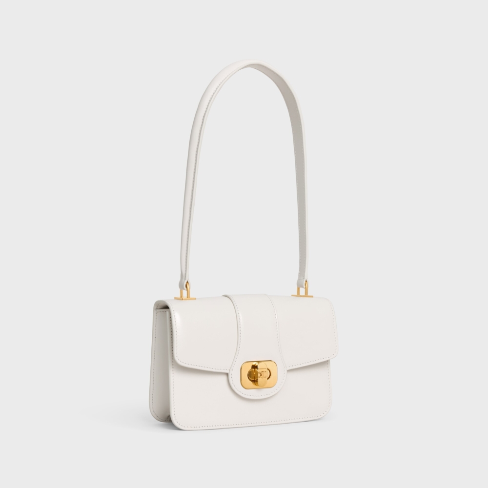 品牌推出於2025春夏。