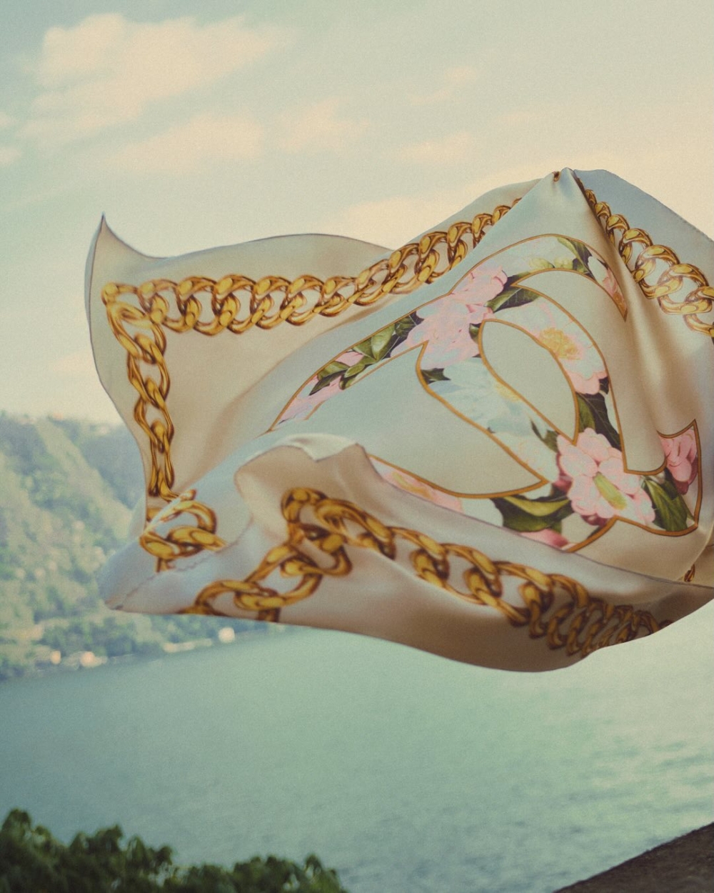 絲巾成工藝與文化的象徵