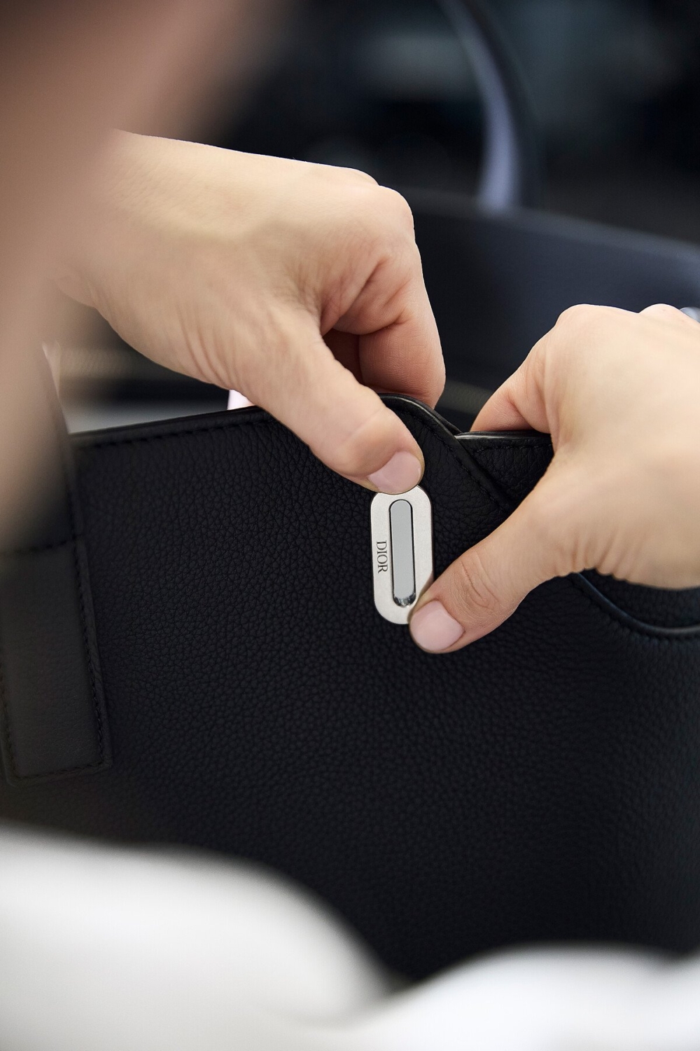 製作細節看見品牌追求的精湛工藝。