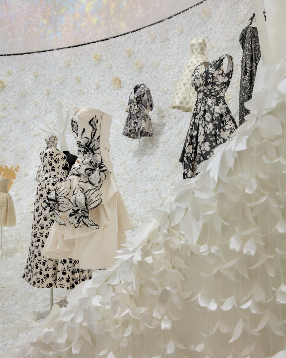 高級訂製服花園與韓紙藝術家Kim Hyun Joo 創作